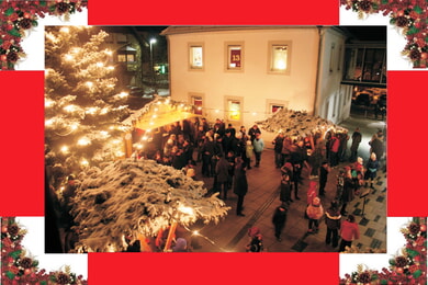 Adventsständle vor dem Rathaus